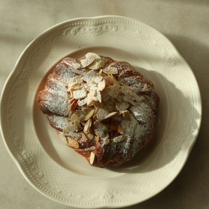 Миндальная булочка