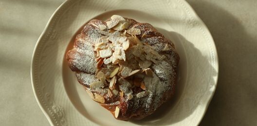 Миндальная булочка