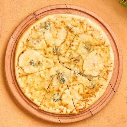 Хачапури по-мегрельски с грушей и гарганзолой