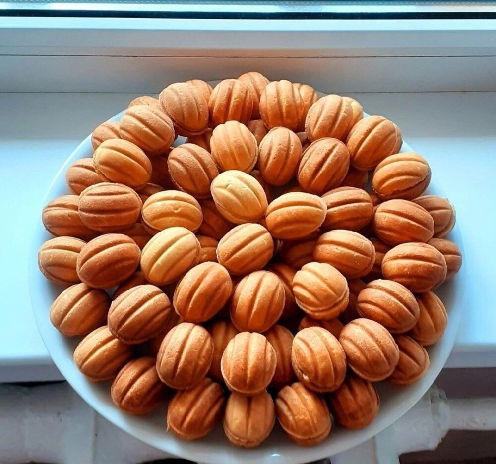 Орешки с варёной сгущенкой