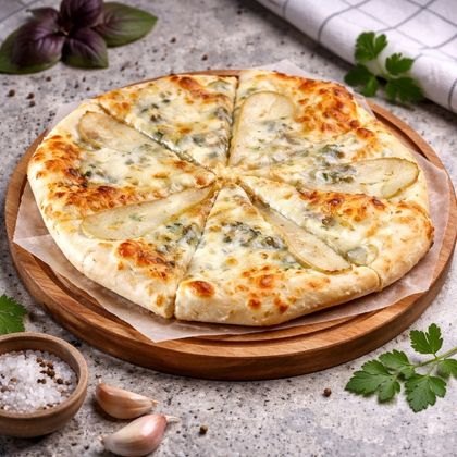 Хачапури с Грушей и сыром горгонзолой