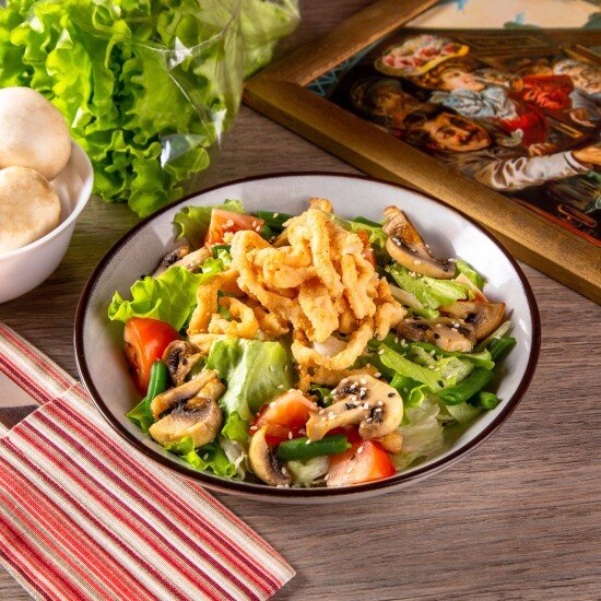 Салат с кальмаром