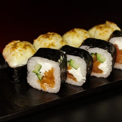 Классический запеченный с лососем