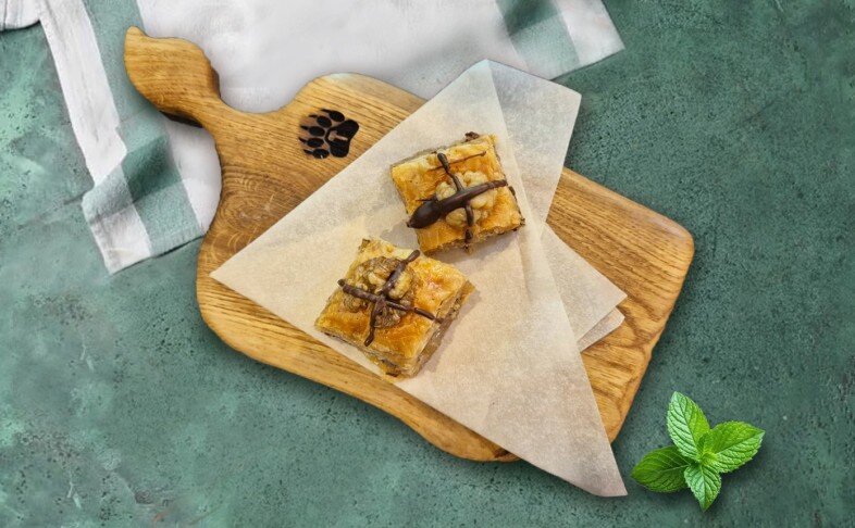 Пахлава с грецким орехом, и нутеллой