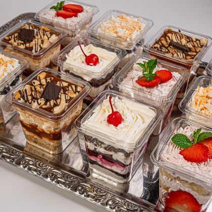 Набор пирожных в стаканчиках 12 шт