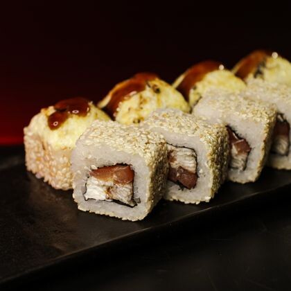 Ролл "Запеченный с мидиями"