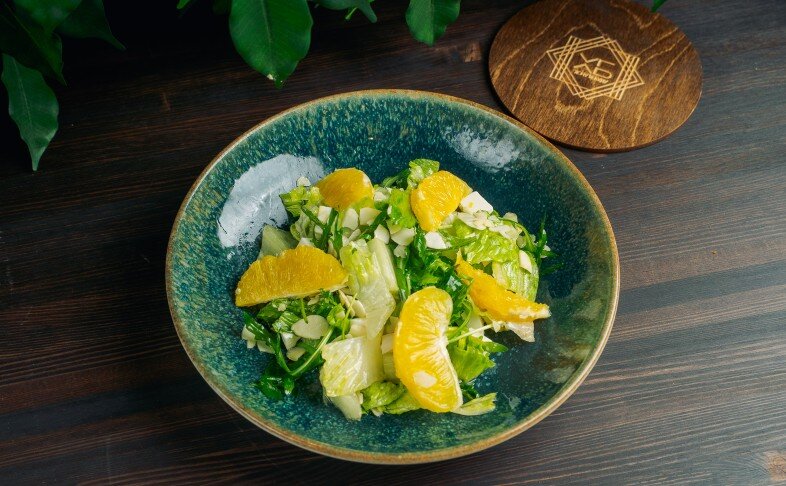 Салат с апельсинами и сыром фетакса