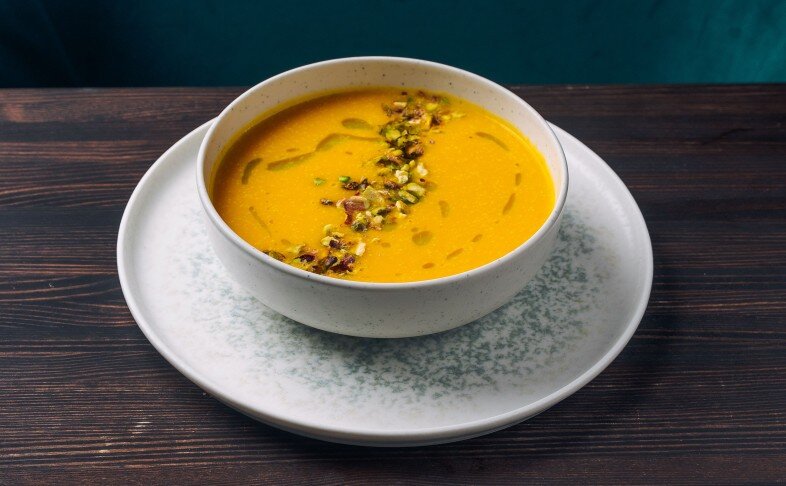 Тыквенный суп с фисташками