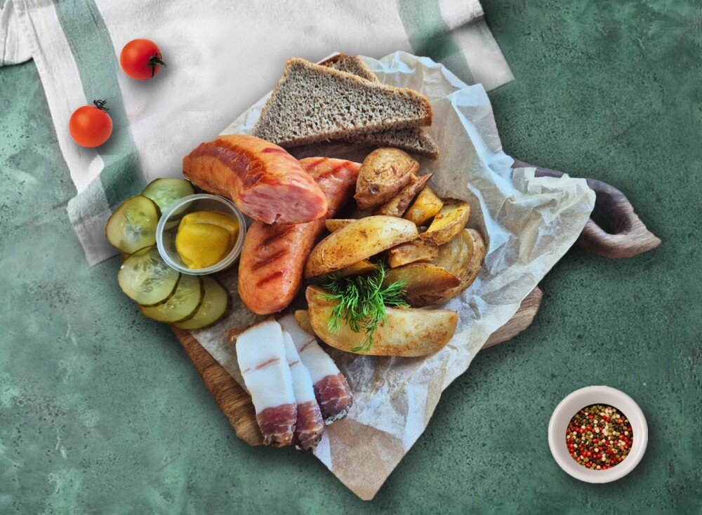 Колбаска гриль с картофелем и маслом
