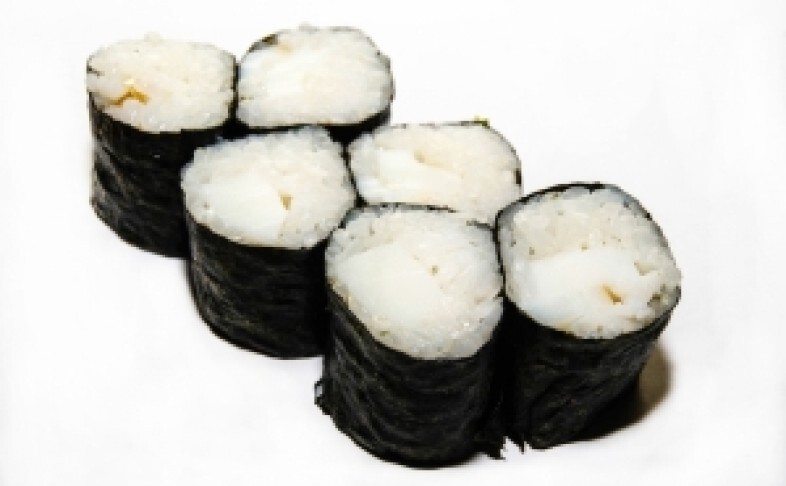 «Кунцей ика» маки (ролл с копченым кальмаром)