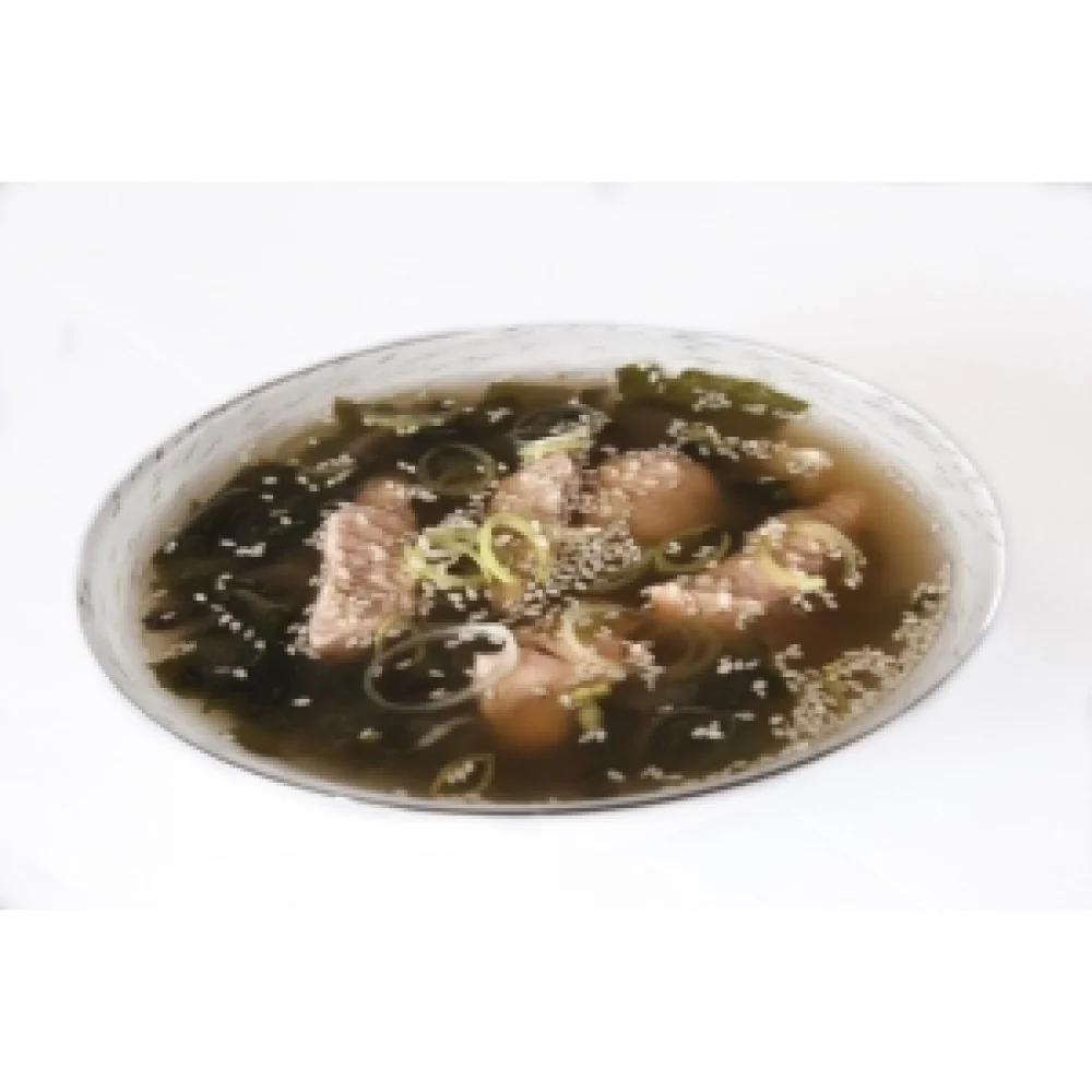 Суимоно сиру (мисо суп с лососем)