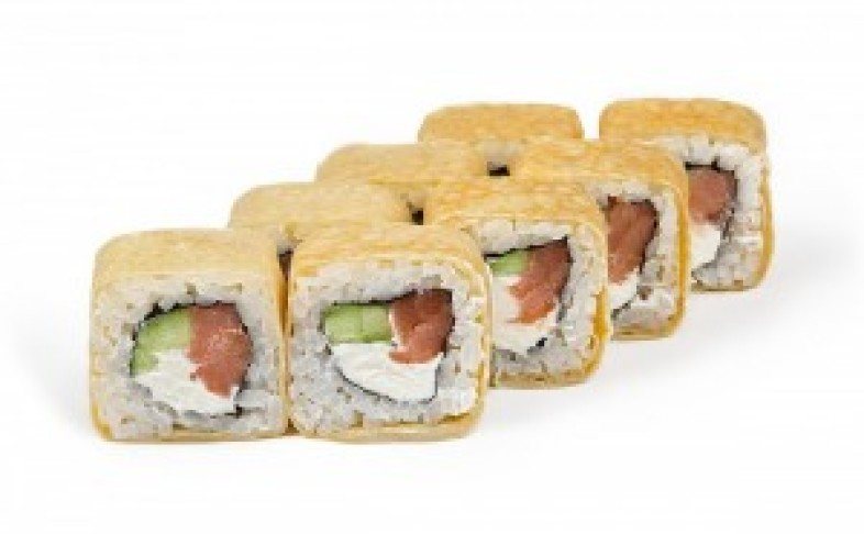 Ролл «Лосось в омлете»