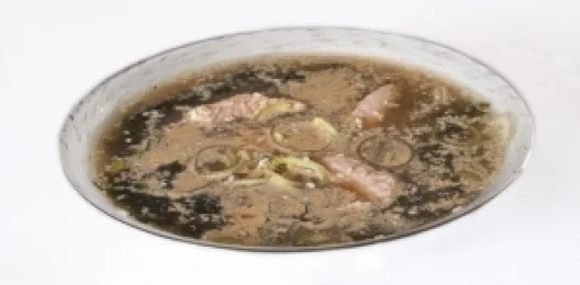 Мисо сиру спайс сяке (мисо суп с острым соусом и лососем)
