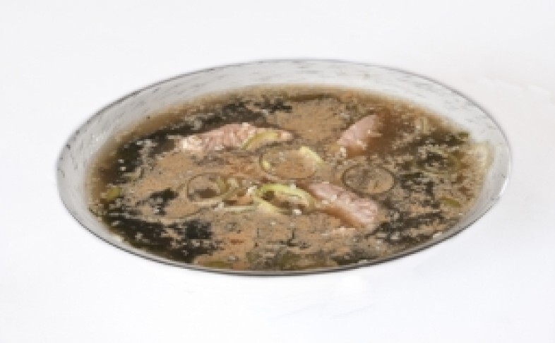 Мисо сиру спайс сяке (мисо суп с острым соусом и лососем)