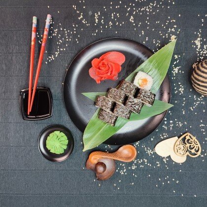 Ролл «Сяке Кюри Маки»