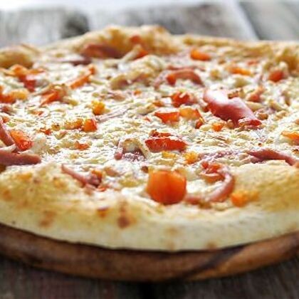 Пицца «Искандер»  с ветчиной и салями