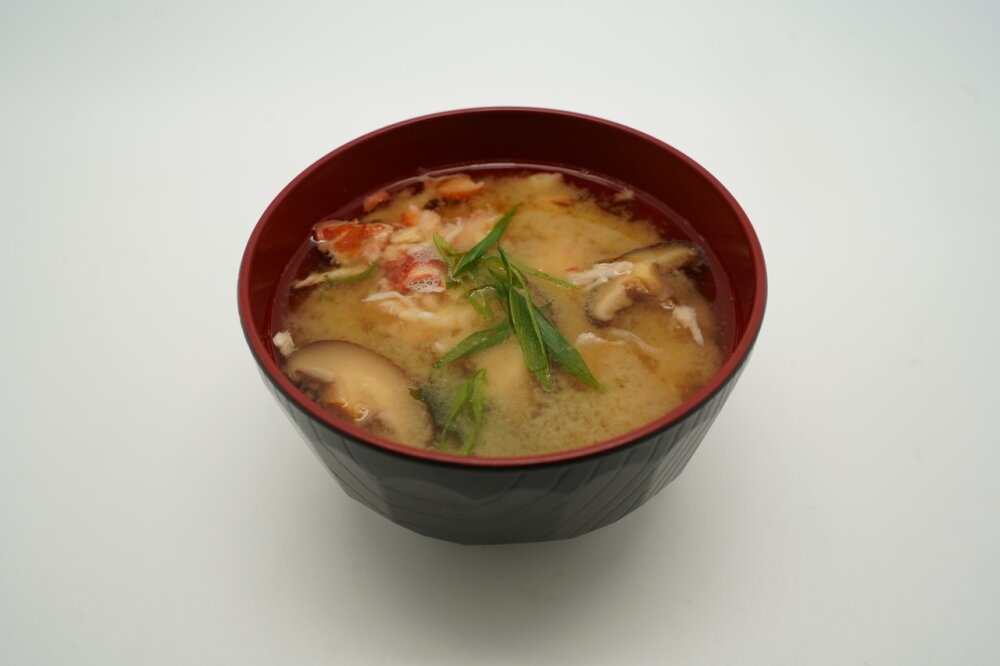 Мисо-суп с крабом и грибами