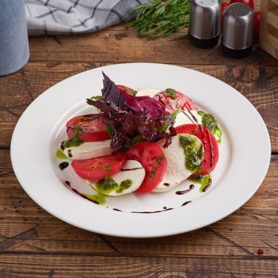 Моцарелла с томатами