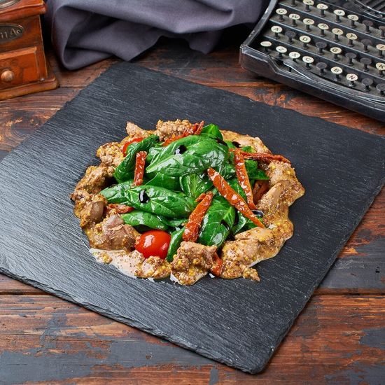 Французский салат с куриной печенью