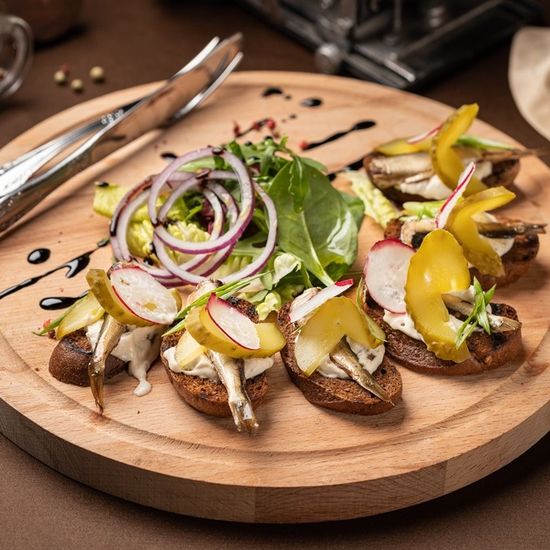 Хлебцы со шпротами