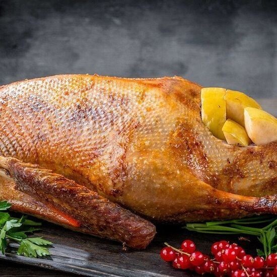 Утка с яблоками