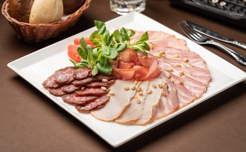 Домашние мясные деликатесы