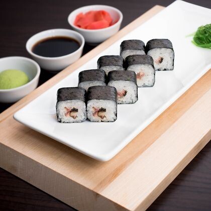 Ролл с угрем и сыром