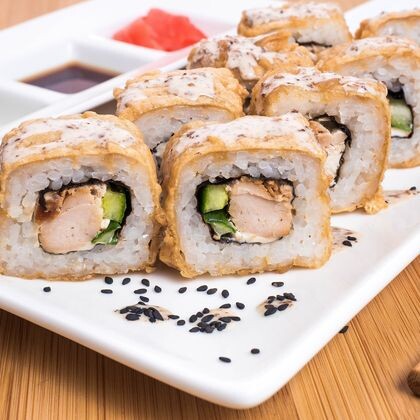 Ролл «Императорский с курицей» (горячий)