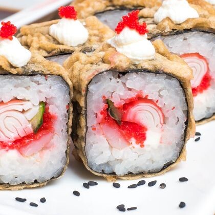 Ролл «Дзержинск в кляре» (горячий)