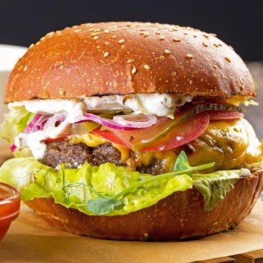 Фирменный бургер с мраморной говядиной