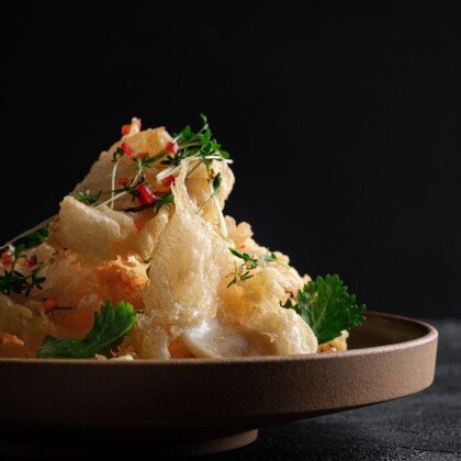 Хрустящие кальмары с соусом том ям