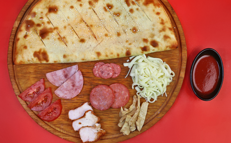 Кальцоне «Итальянская ассорти»