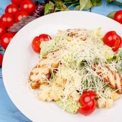 Салат «Цезарь с курицей»