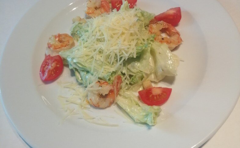 Салат «Цезарь» с креветками