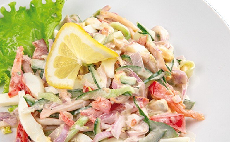 Салат с кальмаром