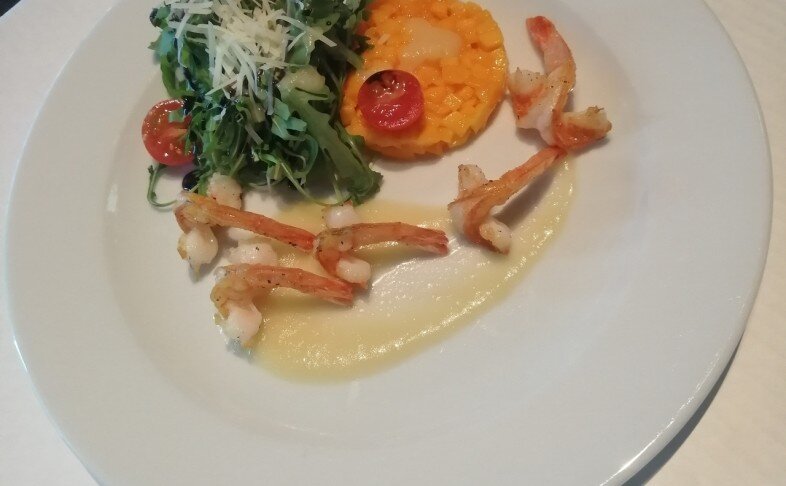 Тар-Тар из манго с тигровыми креветками