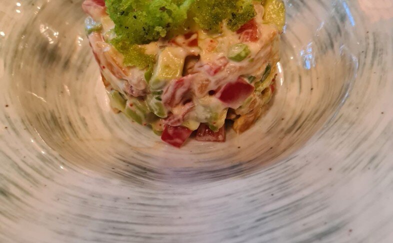 Салат с креветкой и авокадо