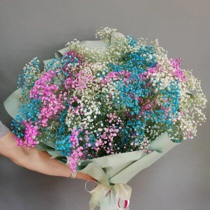 Букет с гипсофилой "Чарующая незнакомка"