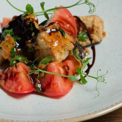 Закуска из баклажан фри с томатами по-тайски