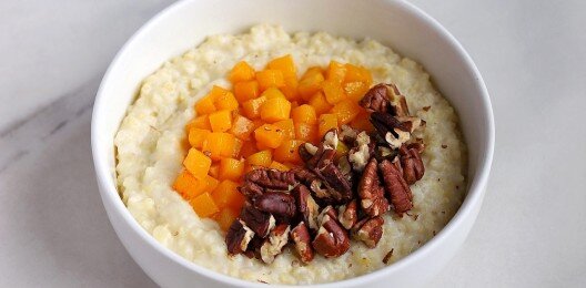 Пшенная каша с карамелизированной тыквой и пеканом