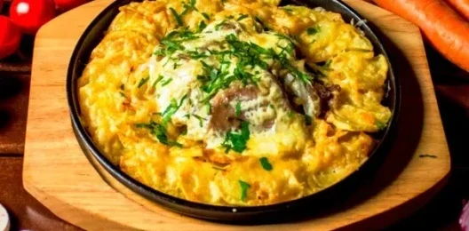 Язык, запеченный с картофелем