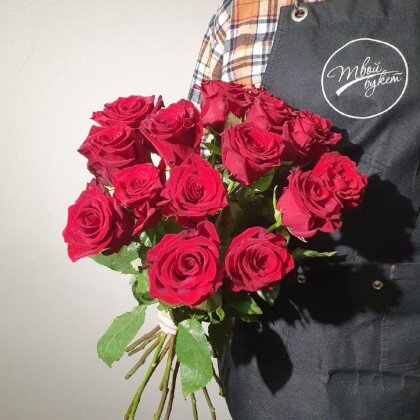Роза красная (60-70см) 11шт