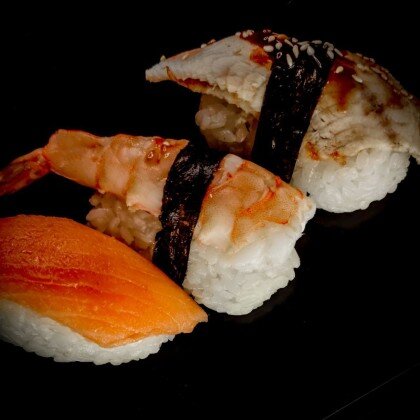 Нигири с лососем