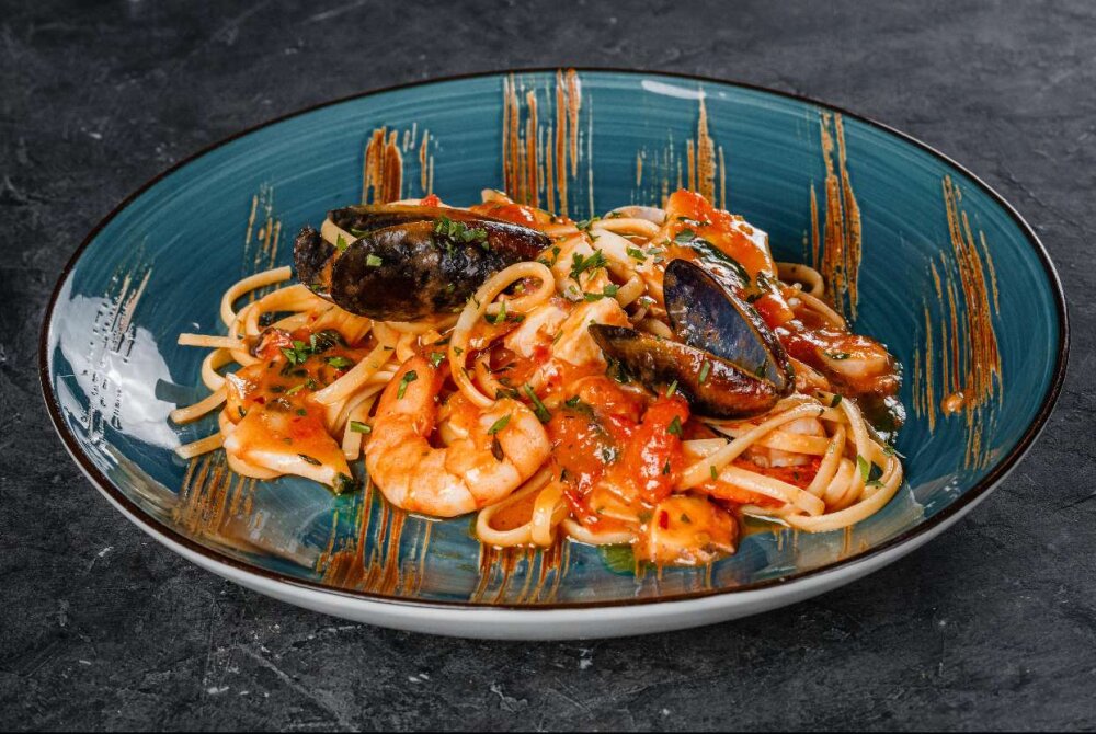 Спагетти с дарами моря