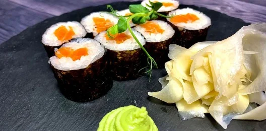 Ролл  «Сяке маки»