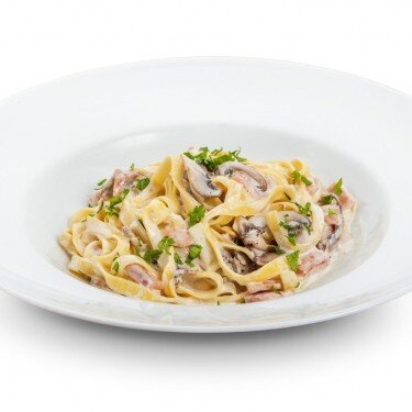 Фетучини с курицей и грибами