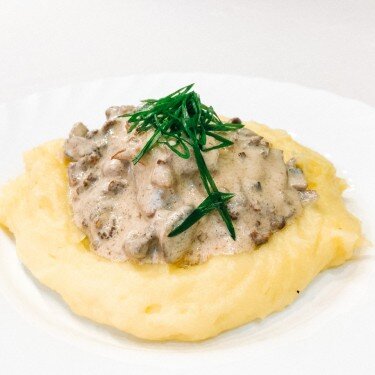 Бефстроганов с картофельным пюре