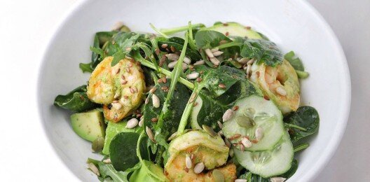 Салат с креветками и авокадо