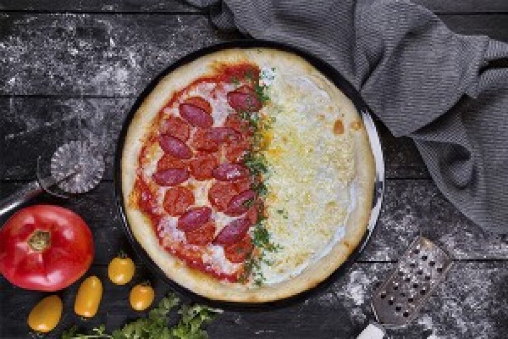 Пицца «Пепперони/Четыре сыра»