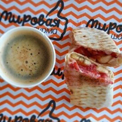 Клубнично-банановая шаурма